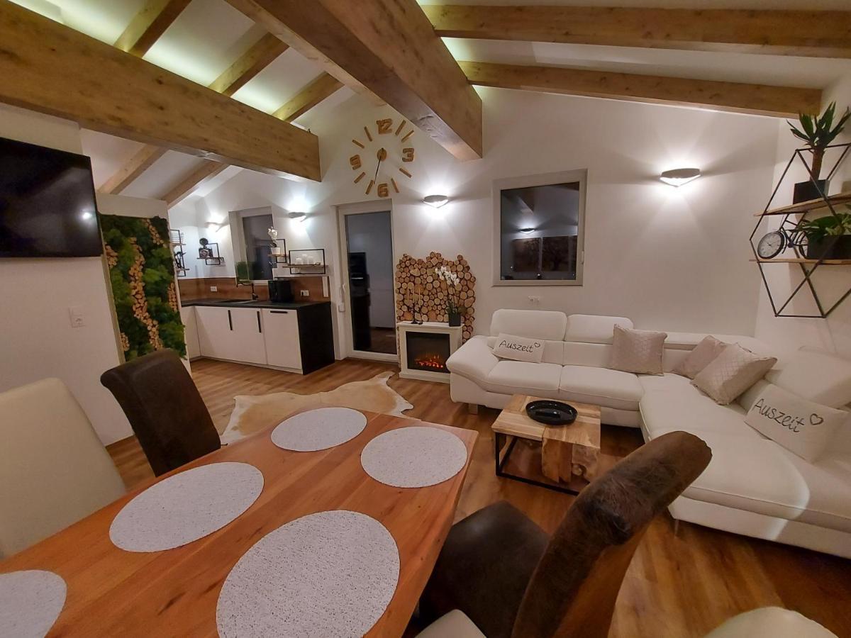 레오벤 Auszeit Steiraland Penthouse 9 Mit Grossen Balkon Und Parkplatz 아파트 외부 사진
